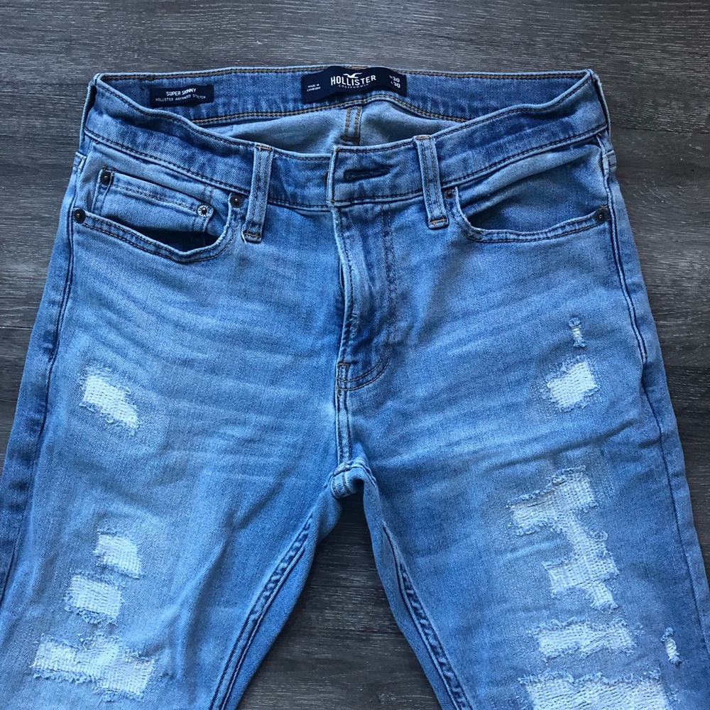 Hollister distressed skinny jeans